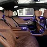 Intérieur cuir de la Mercedes Classe S, transfert privé avec chauffeur vers les stations de ski de Val Thorens Transfert VIP