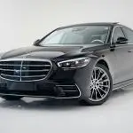 Mercedes Classe S de profil, service de transfert VIP avec chauffeur Val Thorens Transfert VIP